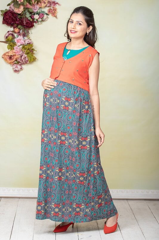 Maybell KANTHA FLORAL DETAIL MATERNITY & NURSING MAXI DRESS WITH WAISTCOAT – GREY Maybell KANTHA FLORAL DETAIL MATERNITY & NURSING MAXI DRESS WITH WAISTCOAT – GREY