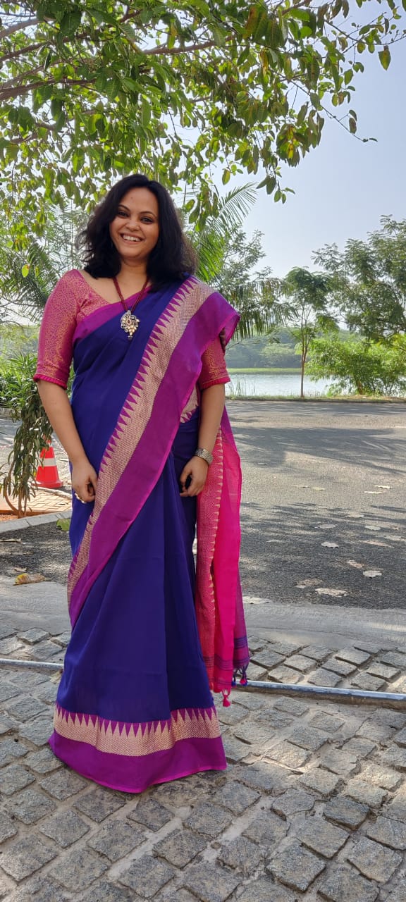 Glammrous Royal blue with rani pink thread temple design border - Kolkata soft cotton sarees