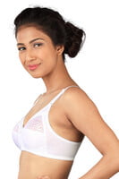 Triumph Single Layered Super Support Style With High Centre Design Bra